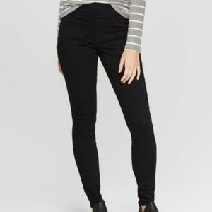 Universal Threads Pull-on High-Waisted Jegging